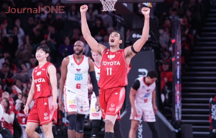 アルバルク 1点差勝利の瞬間喜びを現すセバスチャン・サイズ