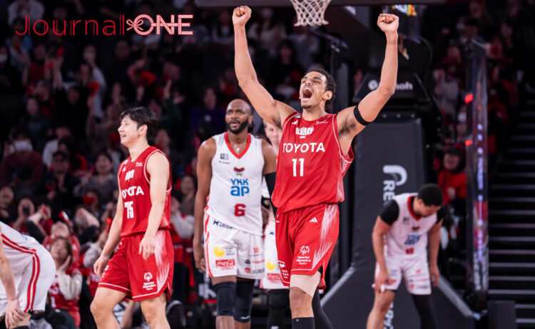 アルバルク 1点差勝利の瞬間喜びを現すセバスチャン・サイズ