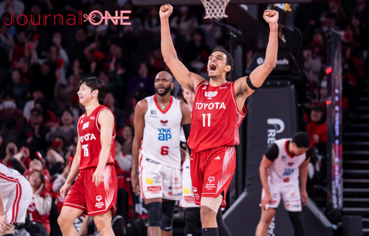 アルバルク 1点差勝利の瞬間喜びを現すセバスチャン・サイズ