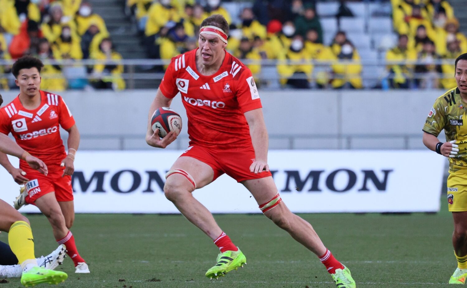 チームを引っ張る共同主将のLOブロディ・レタリック‐斉藤健仁撮影