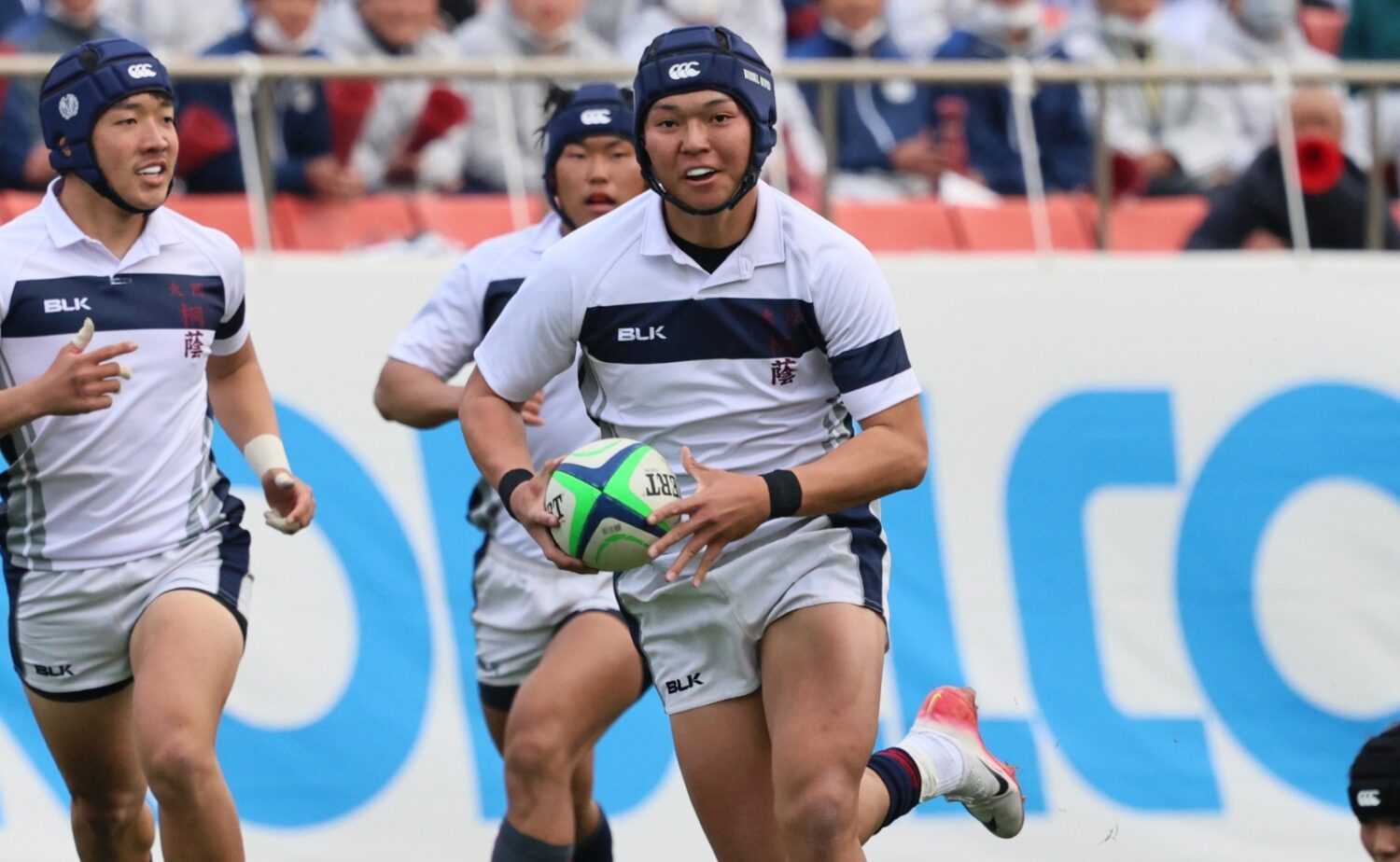 花園で2年連続大きなインパクトを与えた大阪桐蔭WTB吉川(2年)-斉藤健仁撮影