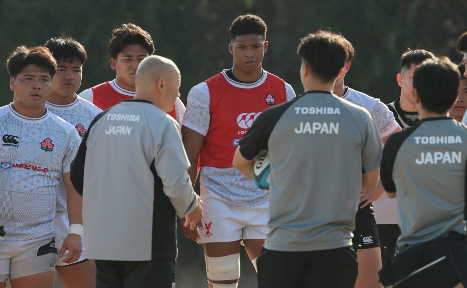 エディHCの話を聞くLO石橋チューカ(京都産業)