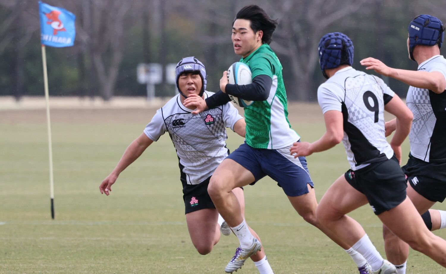 U20日本代表に選ばれた明治大学の優勝に貢献したFB古賀（1年）‐斉藤健仁撮影
