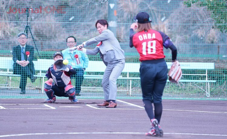 レッドファルコンズのグラウンド竣工式のファーストピッチセレモニー-Journal-ONE撮影