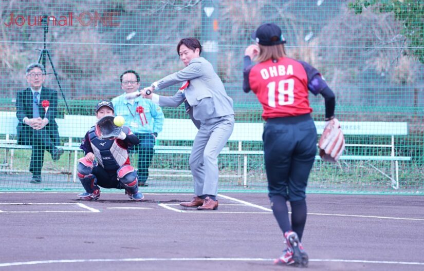 レッドファルコンズのグラウンド竣工式のファーストピッチセレモニー-Journal-ONE撮影