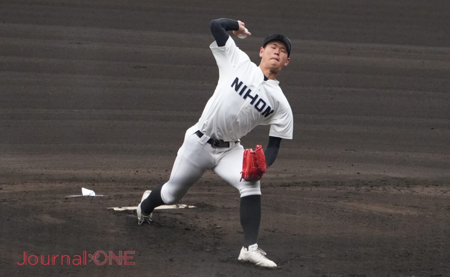 初回以降、山梨学院打線を零封完投した古賀投手（長崎日大）-Journal-ONE撮影