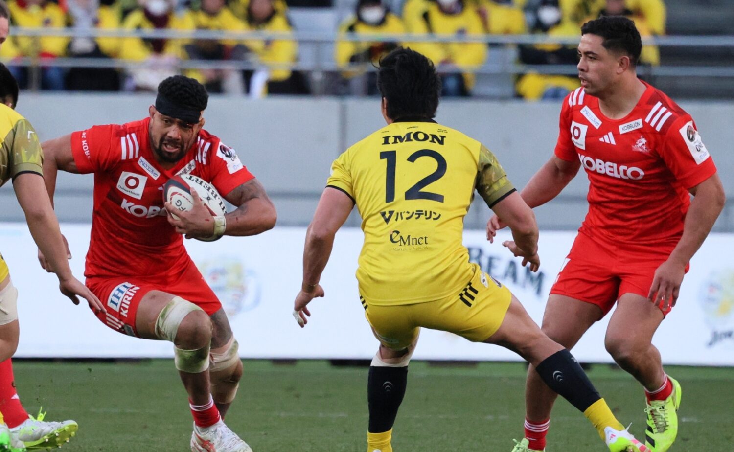 サヴェア（左）とレイナートブラウン‐斉藤健仁撮影