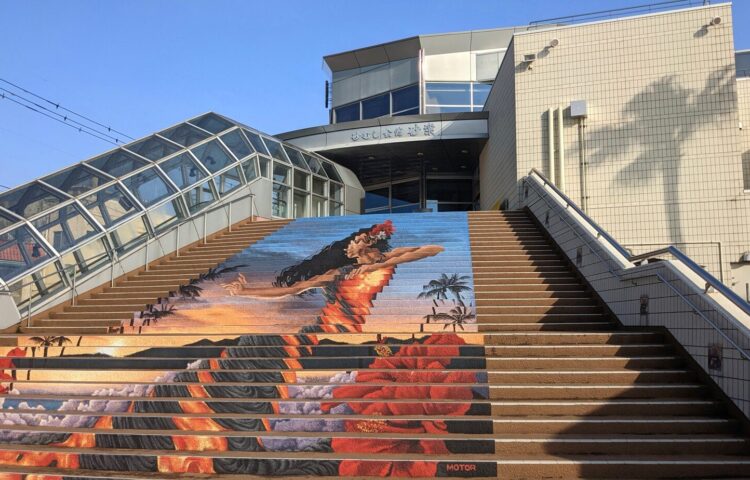 天然砂むし温泉を体験できる鹿児島県指宿市の砂むし会館「砂楽」の外観