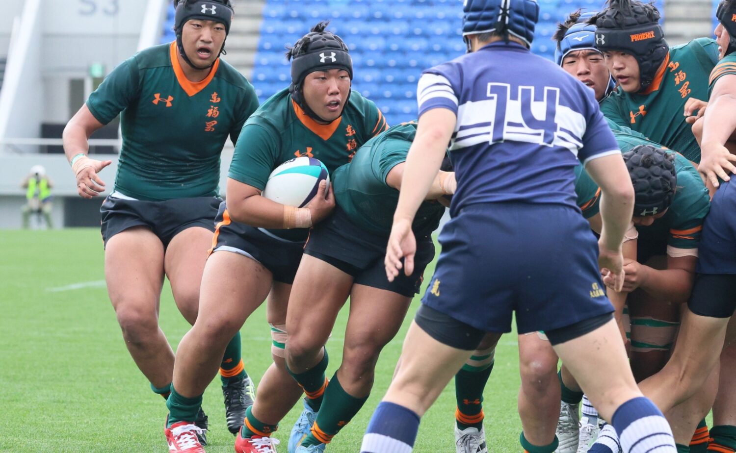 東福岡の強力FW。最後尾が決勝で2トライを挙げたHO米田-斉藤健仁撮影