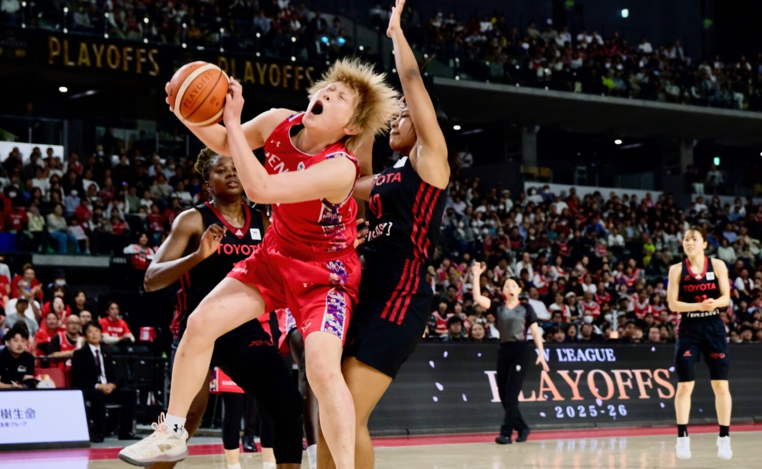 髙田真希は効果的なファウルを誘った‐永塚和志撮影