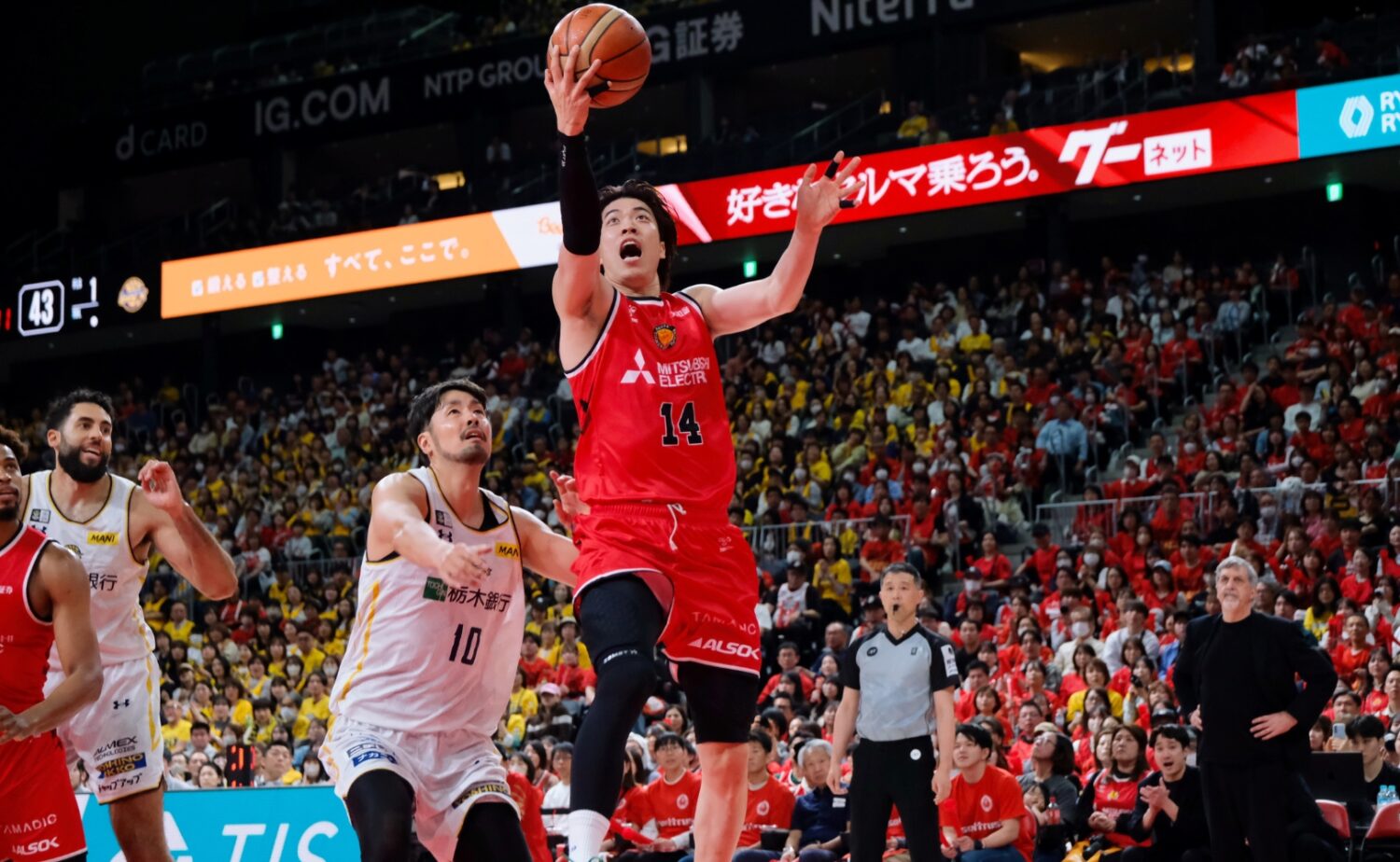 千葉ジェッツでプレーした佐藤卓磨‐永塚和志撮影