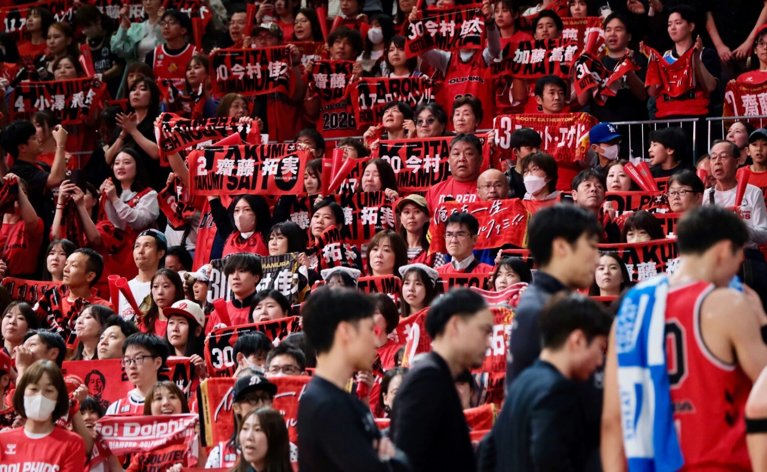 名古屋D ホーム最終戦に駆け付けたブースターたち‐永塚和志撮影