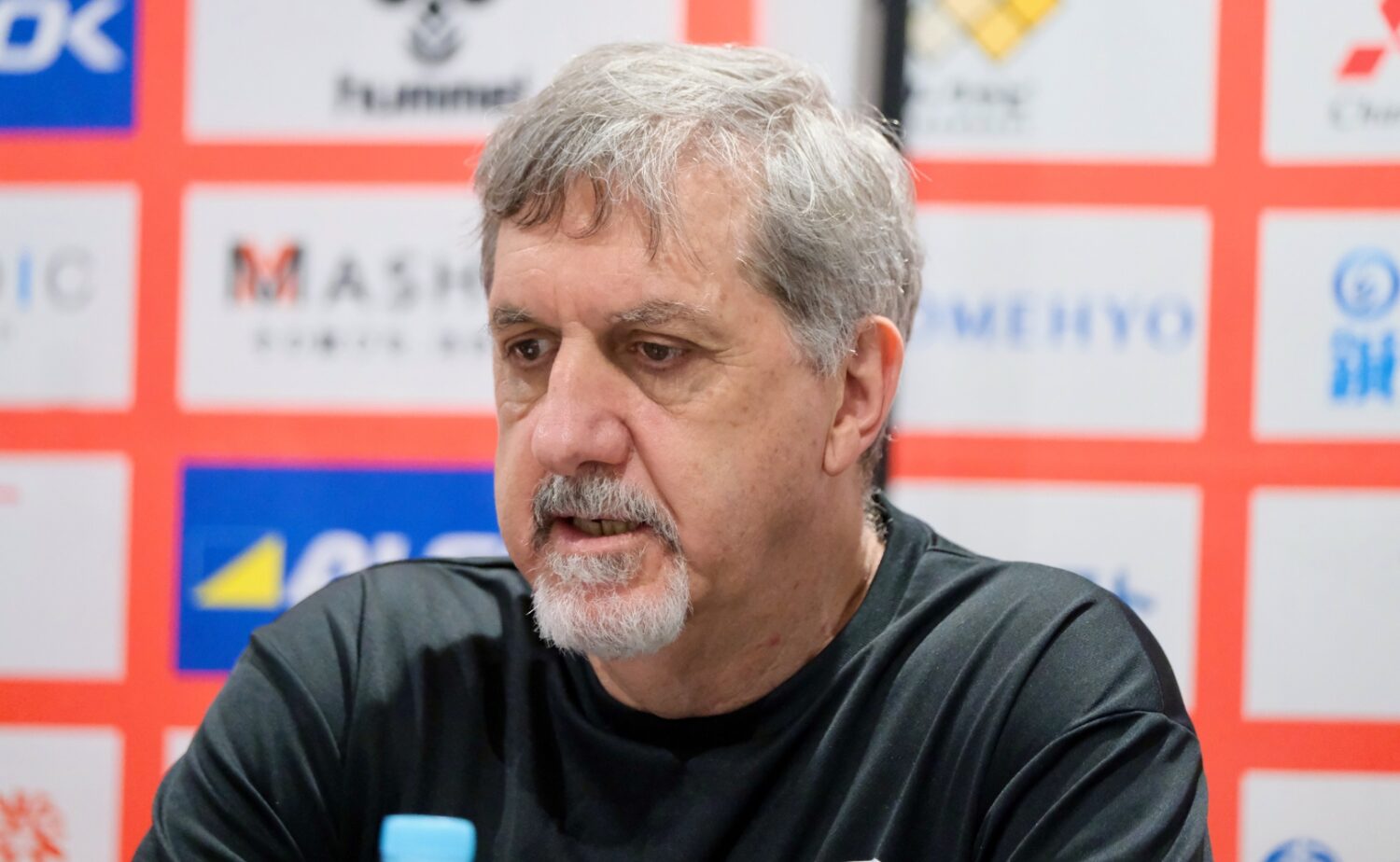 試合を振り返るショーン・デニスHC‐永塚和志撮影