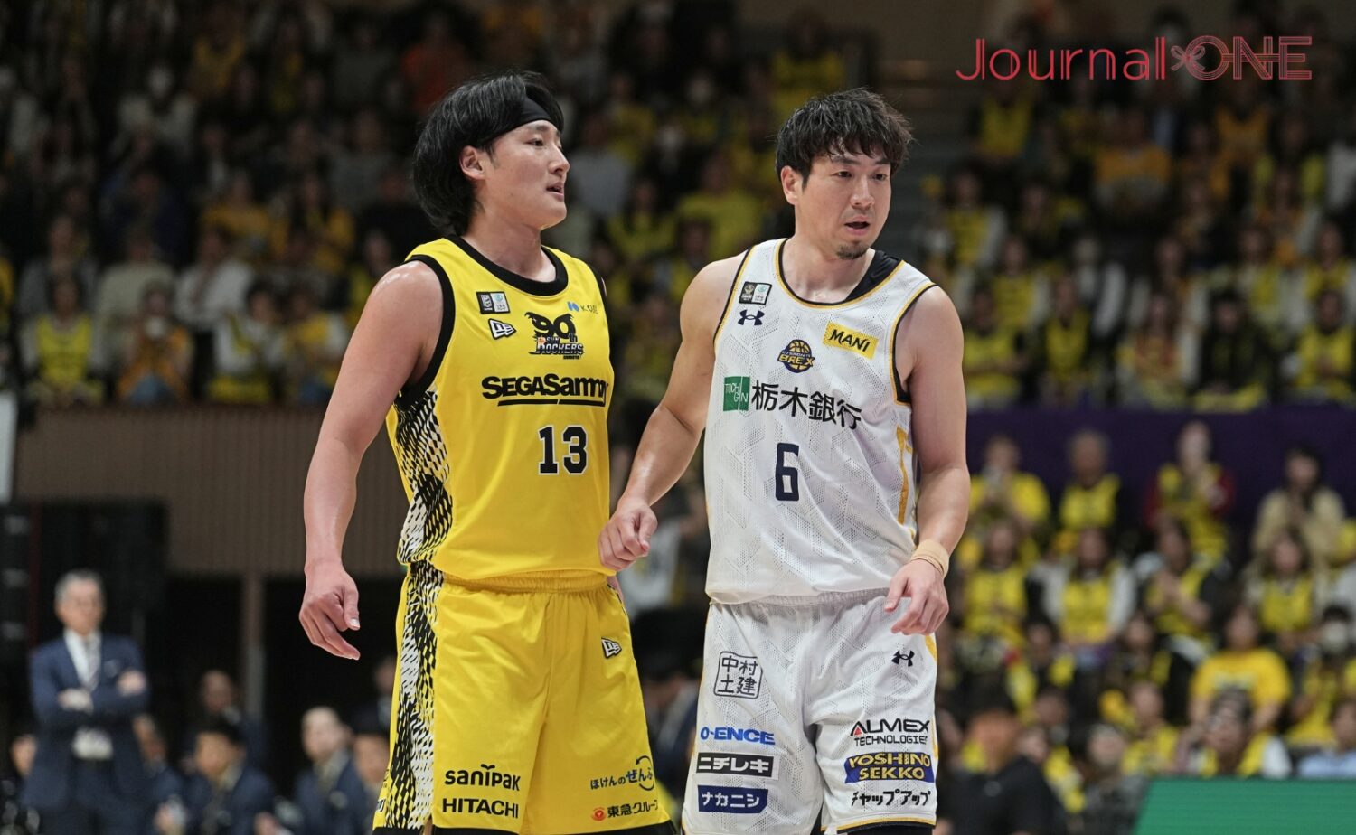 サンロッカーズ渋谷の田中大貴と宇都宮ブレックスの比江島慎-Journal-ONE撮影