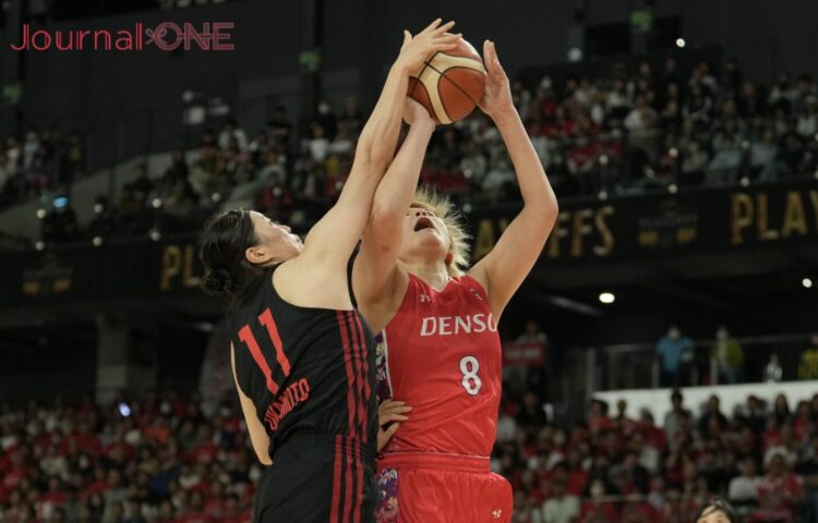 Wリーグファイナル 第３戦の激しい攻防-Journal-ONE撮影