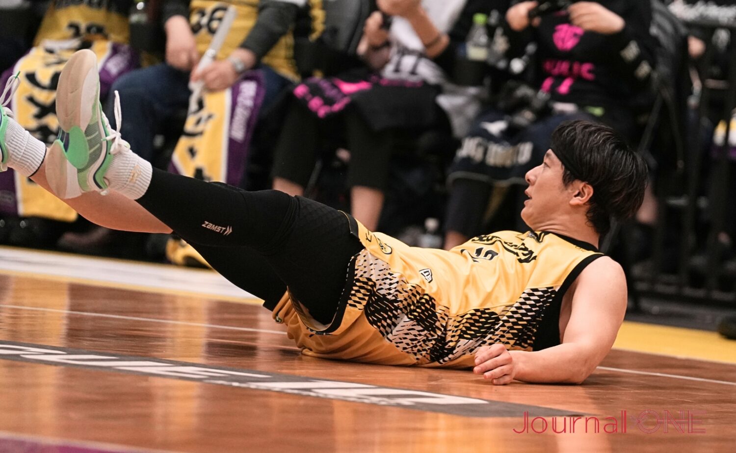 野﨑のハッスルプレーに会場は沸いた-Journal-ONE撮影