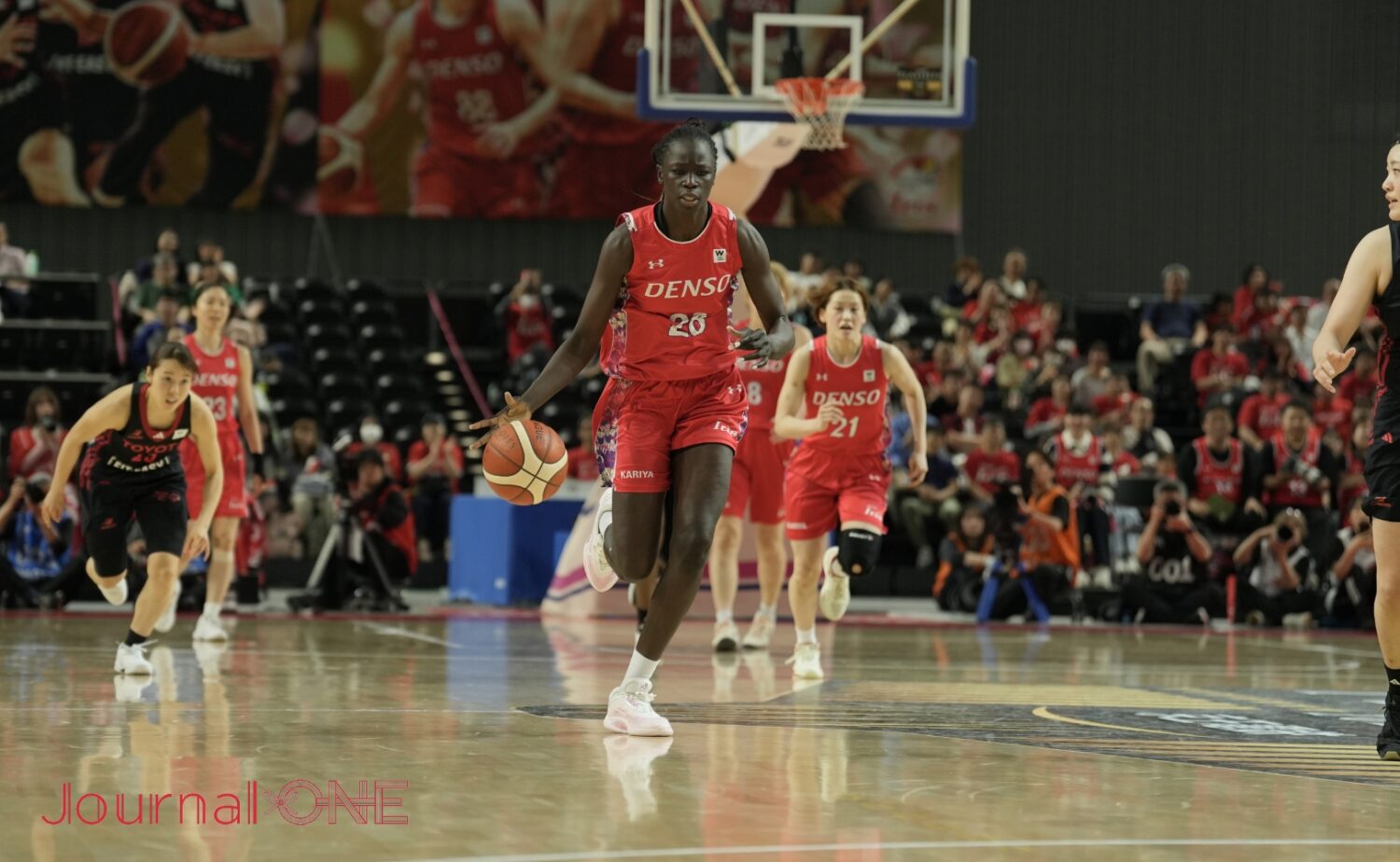 シラ ソファナ ファトー ジャがスティールから速攻-Journal-ONE撮影