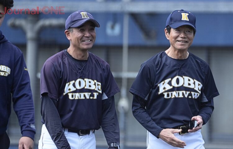 大寺コーチ（左）は高橋監督の教え子-Journal-ONE撮影