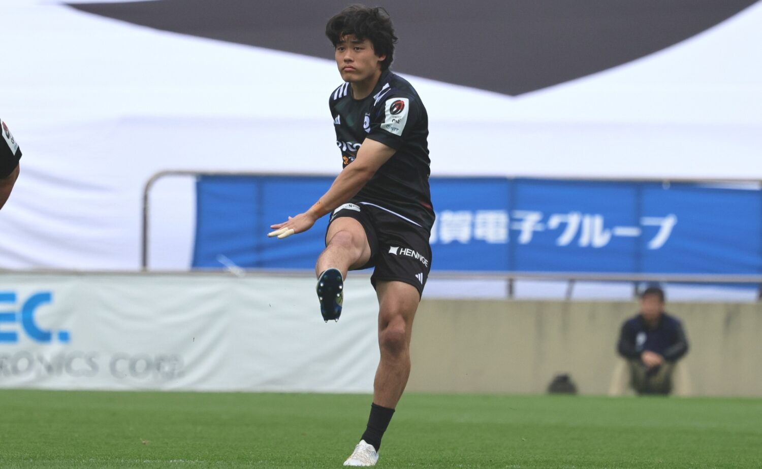 現在、得点王のSO中楠（ブラックラムズ）-斉藤健仁撮影