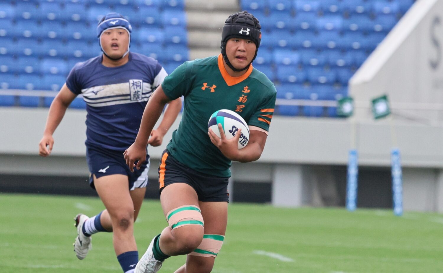 高校ラグビー プレーでもチームを引っ張った東福岡の吉川主将-斉藤健仁撮影