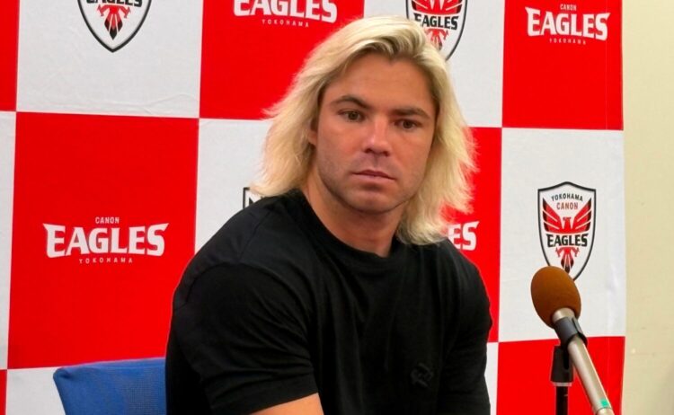 ファフ・デクラークの退団会見‐斉藤健仁撮影