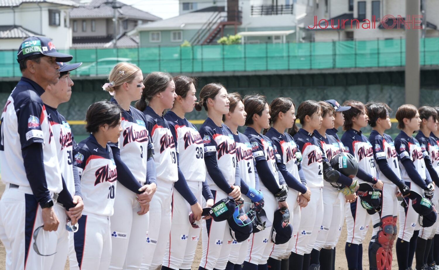 大垣ミナモ 応援団に挨拶する-Journal-ONE撮影