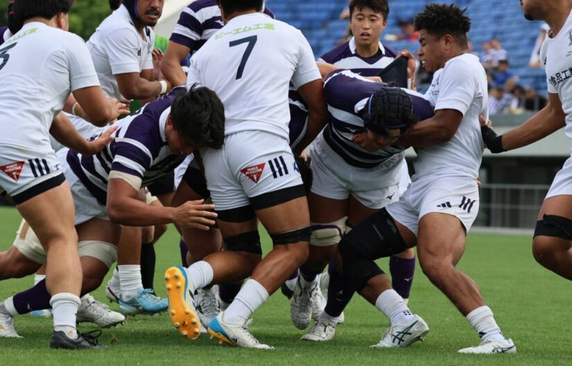 明治大学ラグビー部のモールの力強さは健在‐斉藤健仁撮影