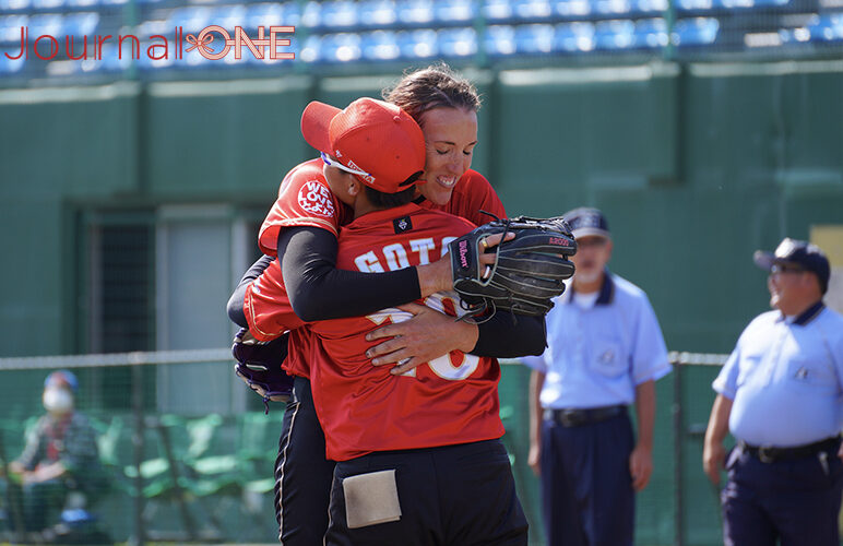 Monica Abbott and Miu Goto TOTOTA softball Japan